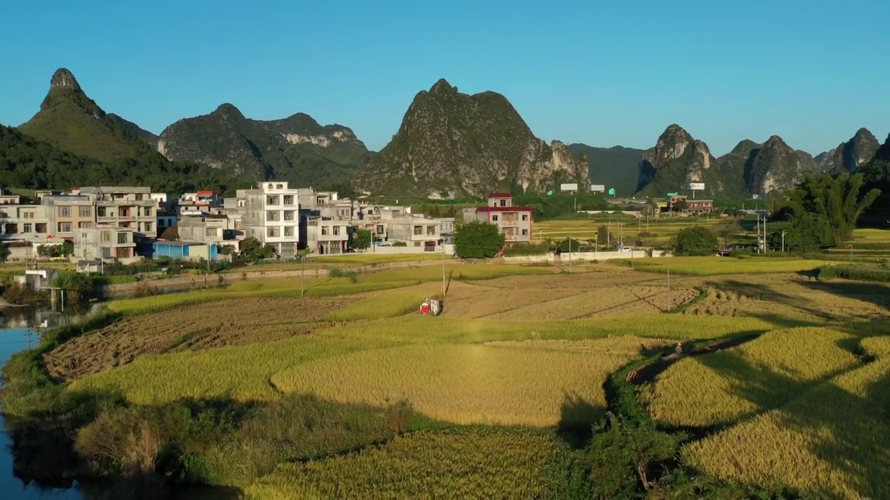 广西靖西喀斯特地貌稻田航拍风光视频素材