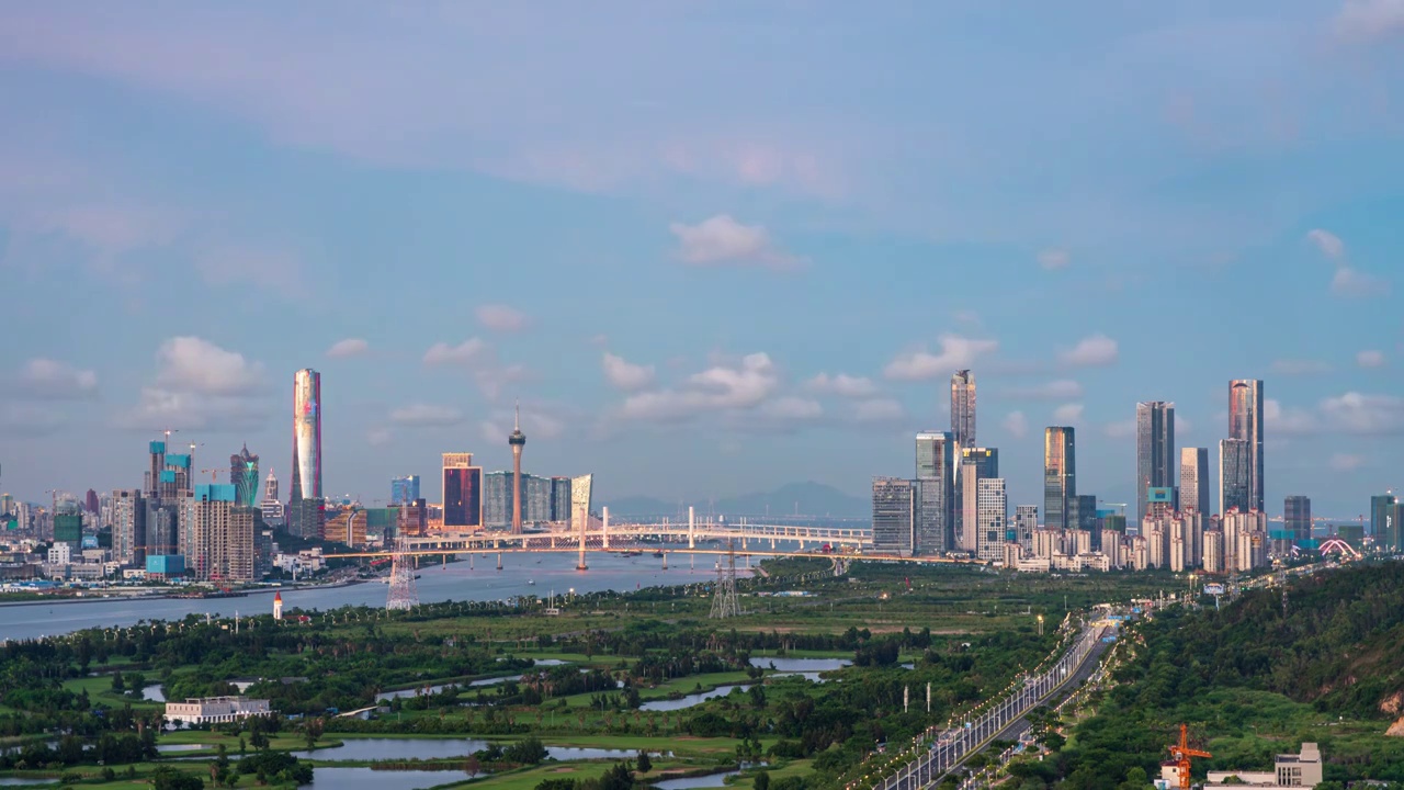 粤港澳大湾区珠海横琴与澳门天际线日转夜延时视频素材