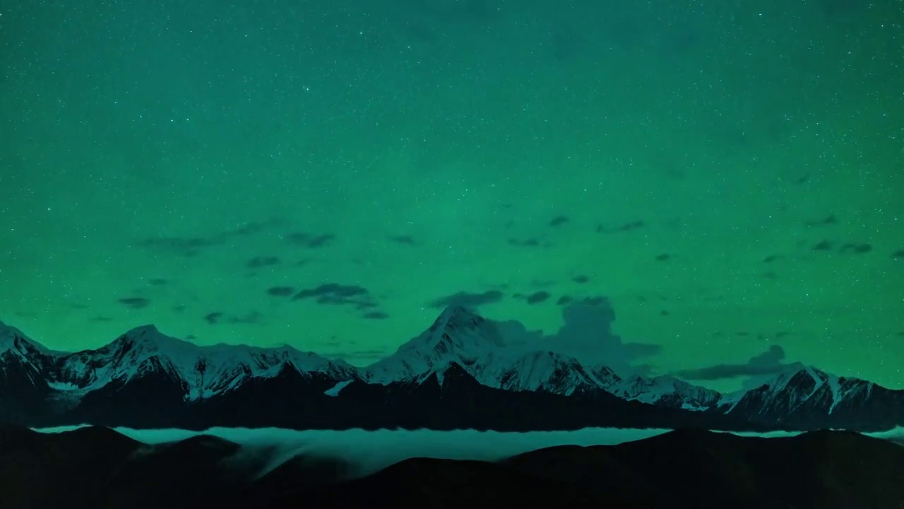 贡嘎雪山气辉星空4K延时视频素材