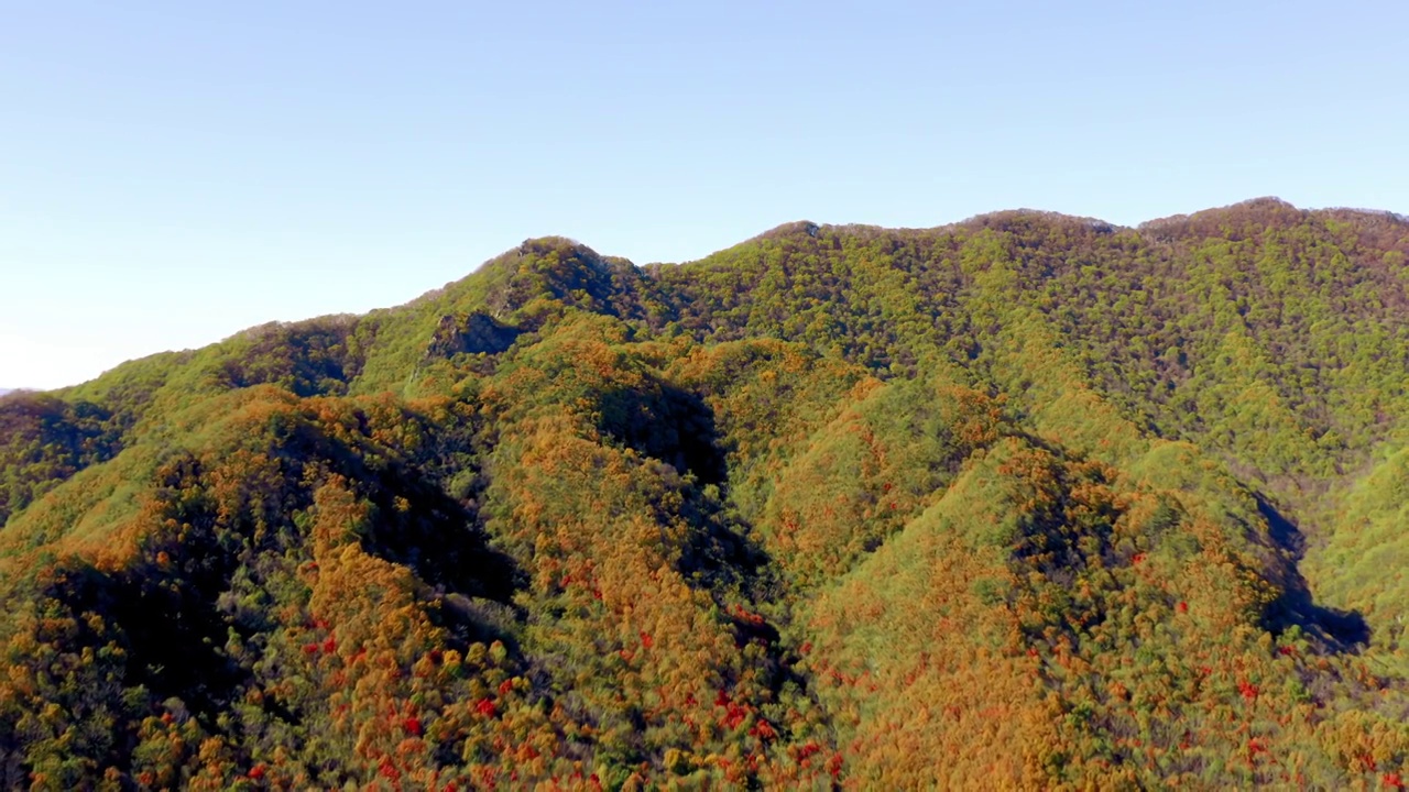 辽宁本溪天华山渐远航拍视频素材