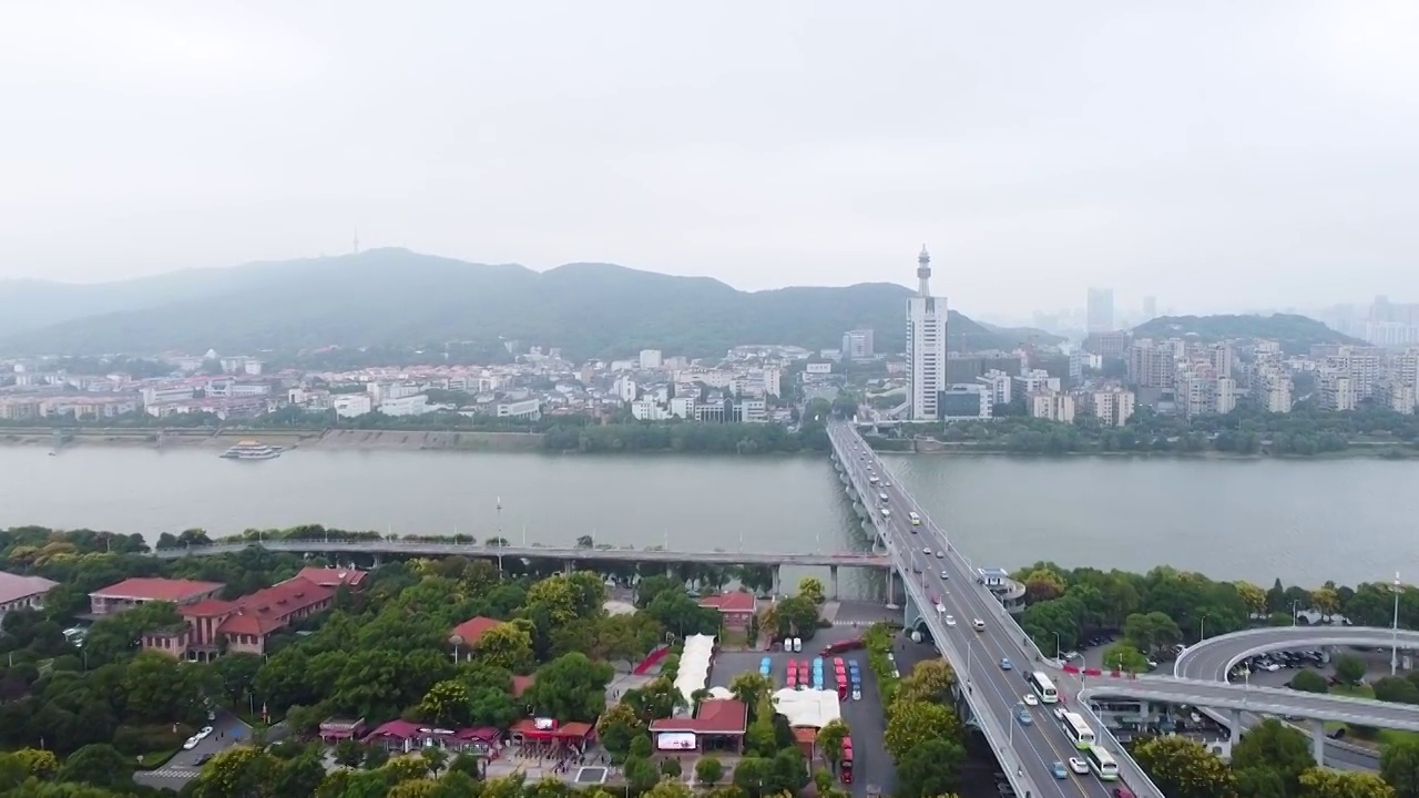 长沙市 开福区 五一大道 橘子洲大桥 橘子洲 湘江 明珠大厦视频素材