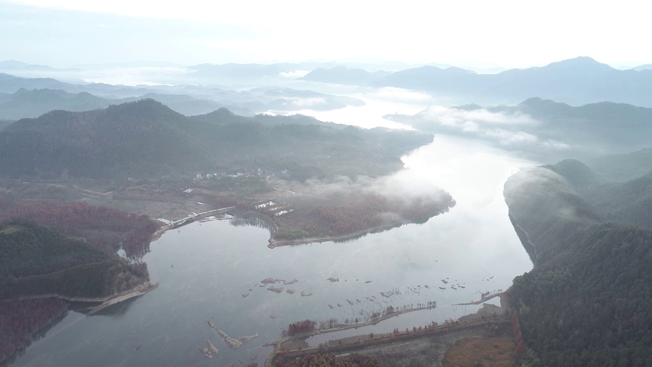 俯瞰河流视频素材