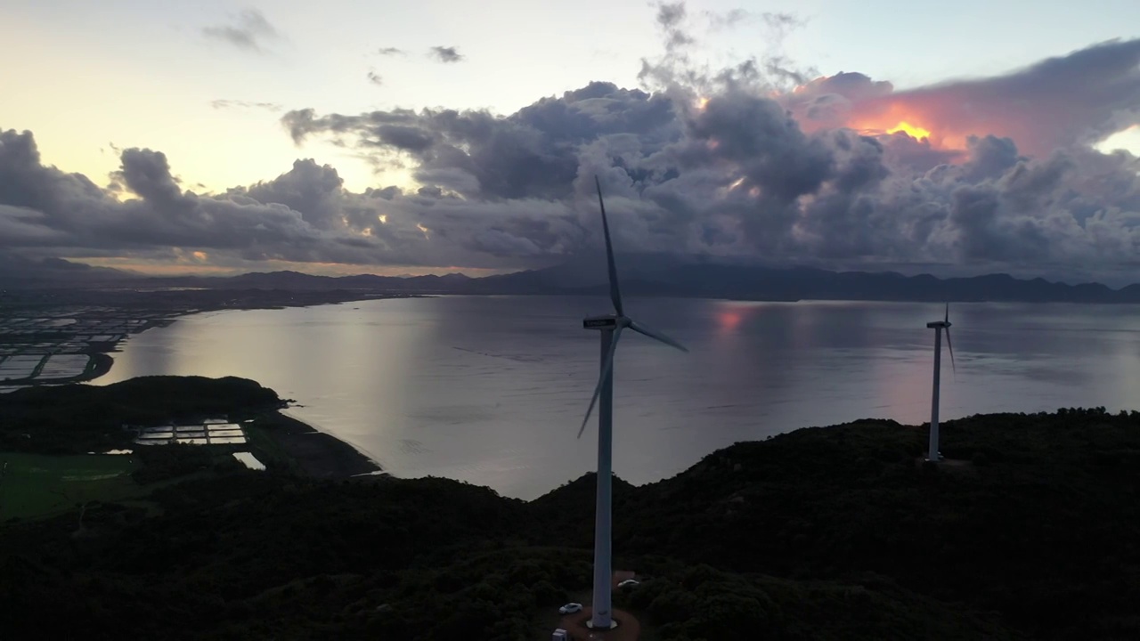 沿海风车山日出视频素材