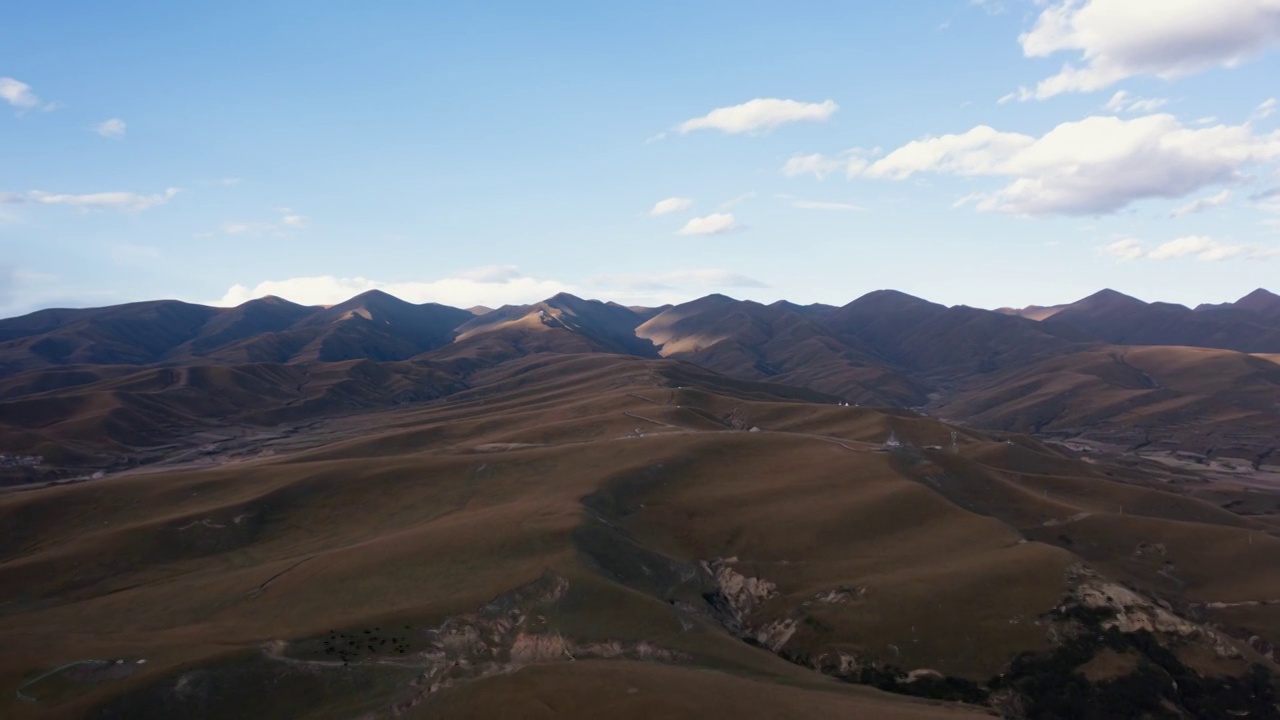 川西阿坝山峰群峰高原草原视频素材