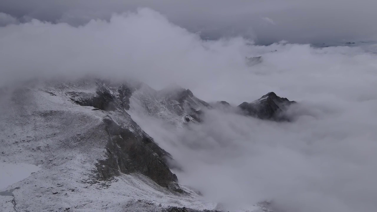 达古冰川顶峰航拍风光视频素材