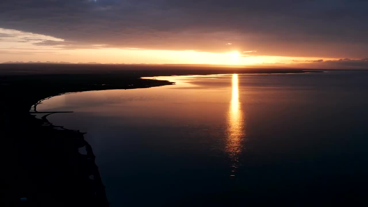 青海省海北藏族自治州青海湖景区日出航拍视频素材