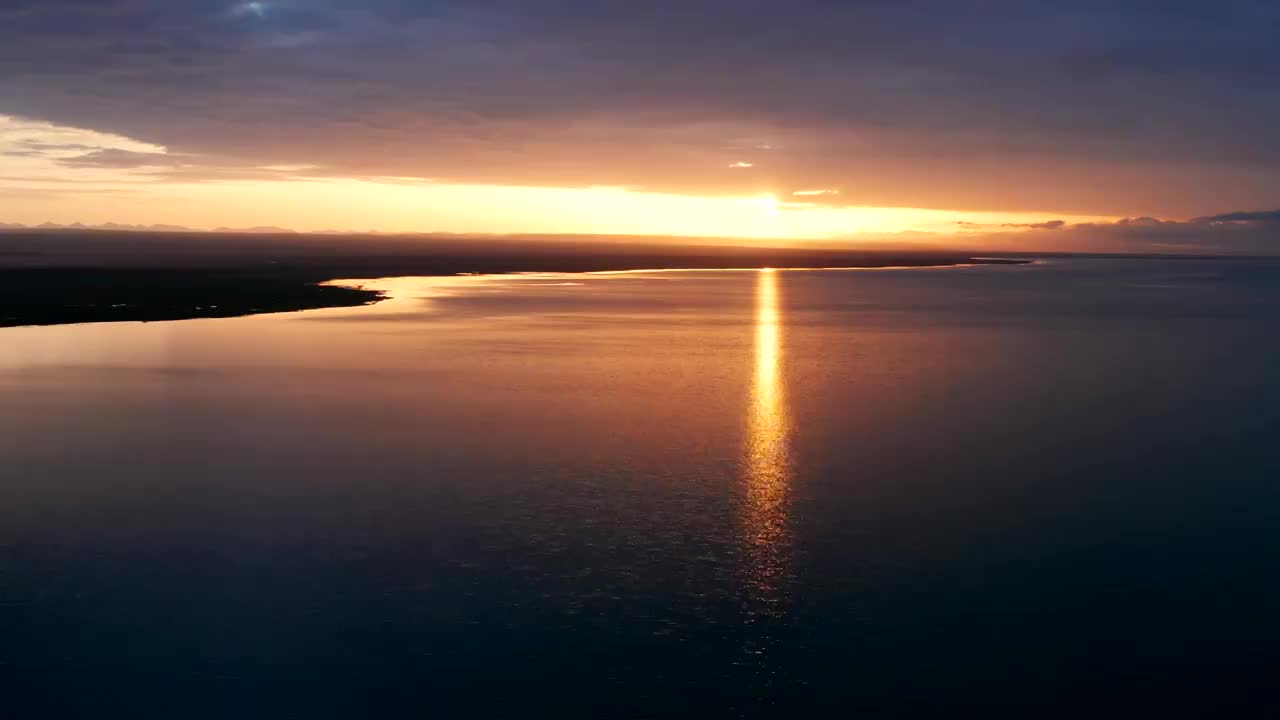 青海省海北藏族自治州青海湖景区日出航拍视频素材