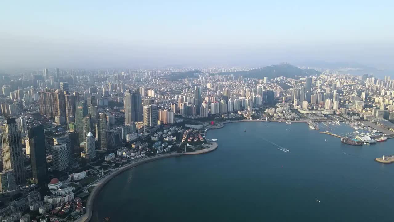 航拍山东青岛城市建筑景观天际线视频素材