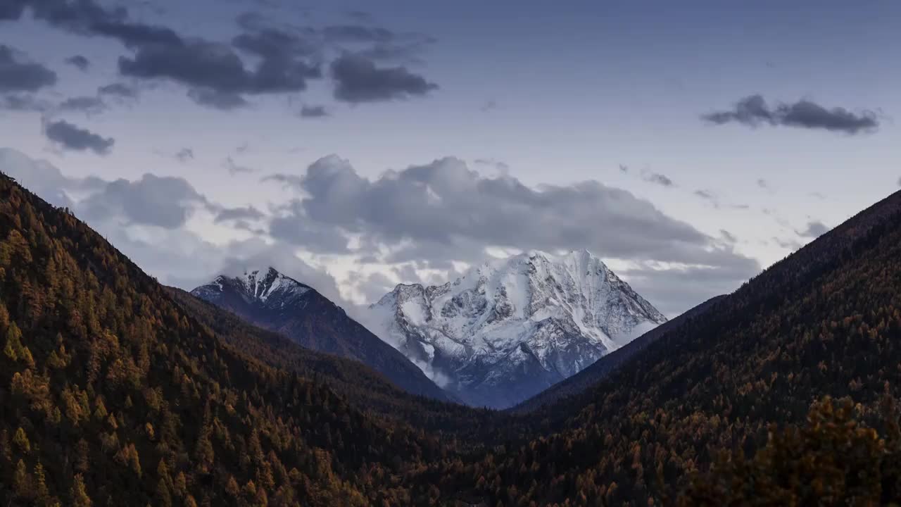 中国四川川西雪山晚霞延时视频素材