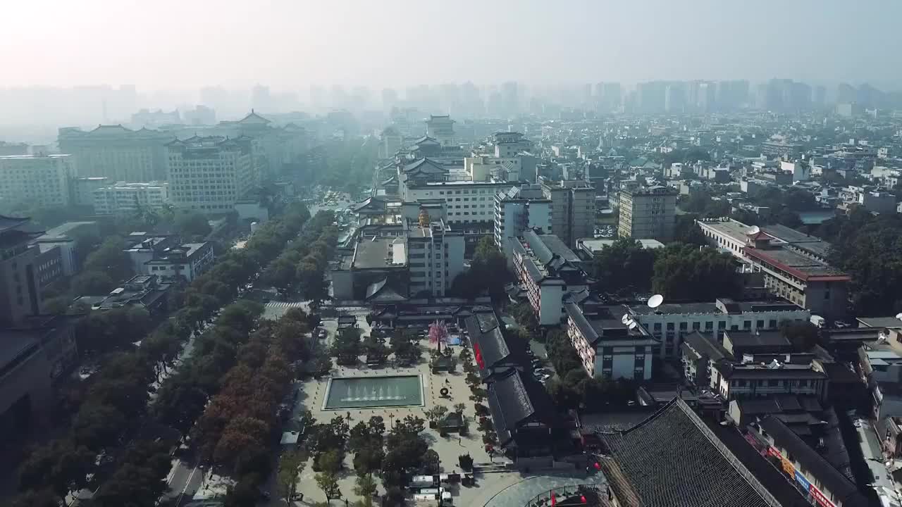 西安 莲湖区 南大街 钟楼 开元商城 鼓楼 银泰百货视频素材