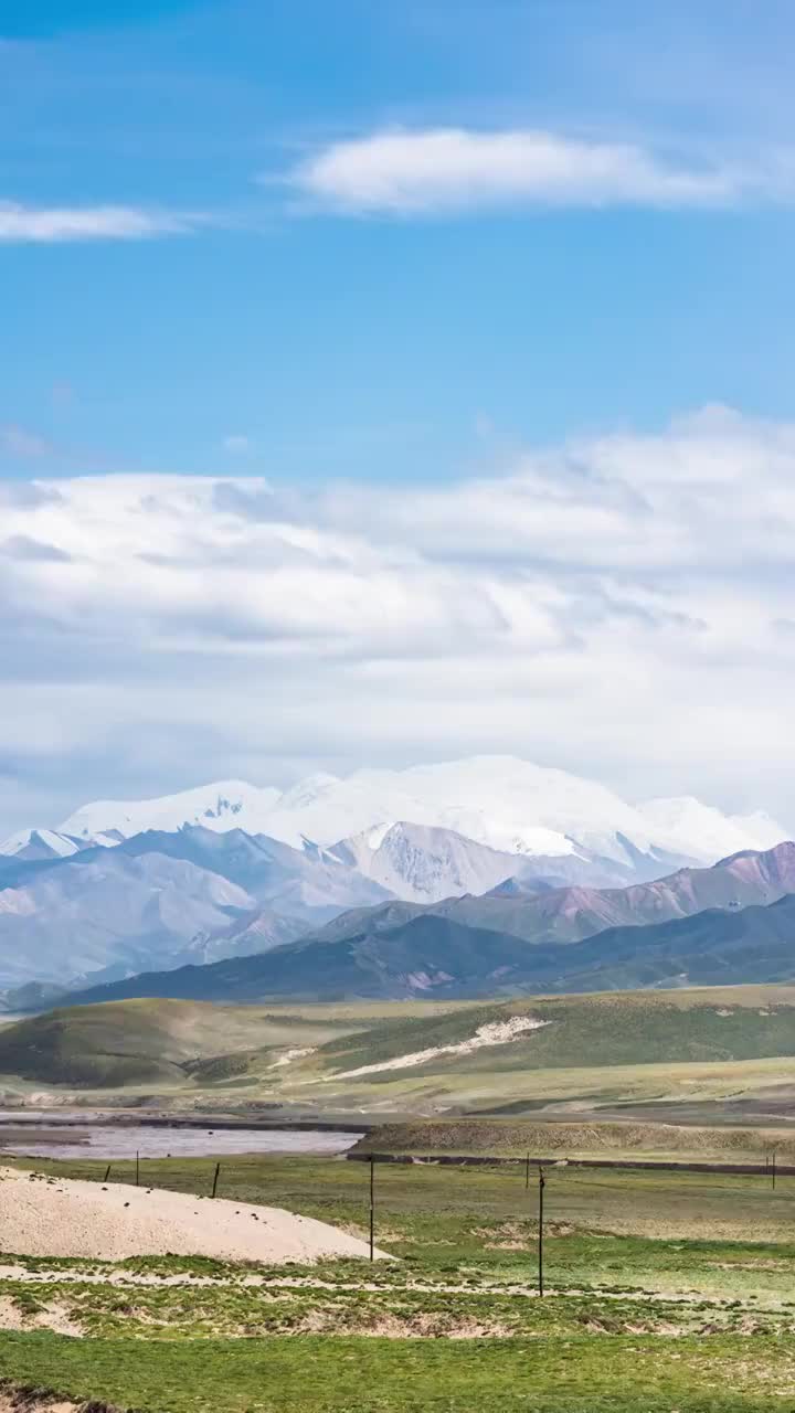 青海果洛州玛沁县阿尼玛卿雪山视频素材