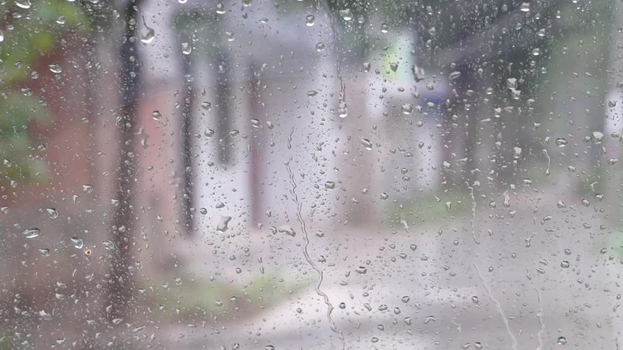 车窗玻璃上的雨水、水珠视频素材