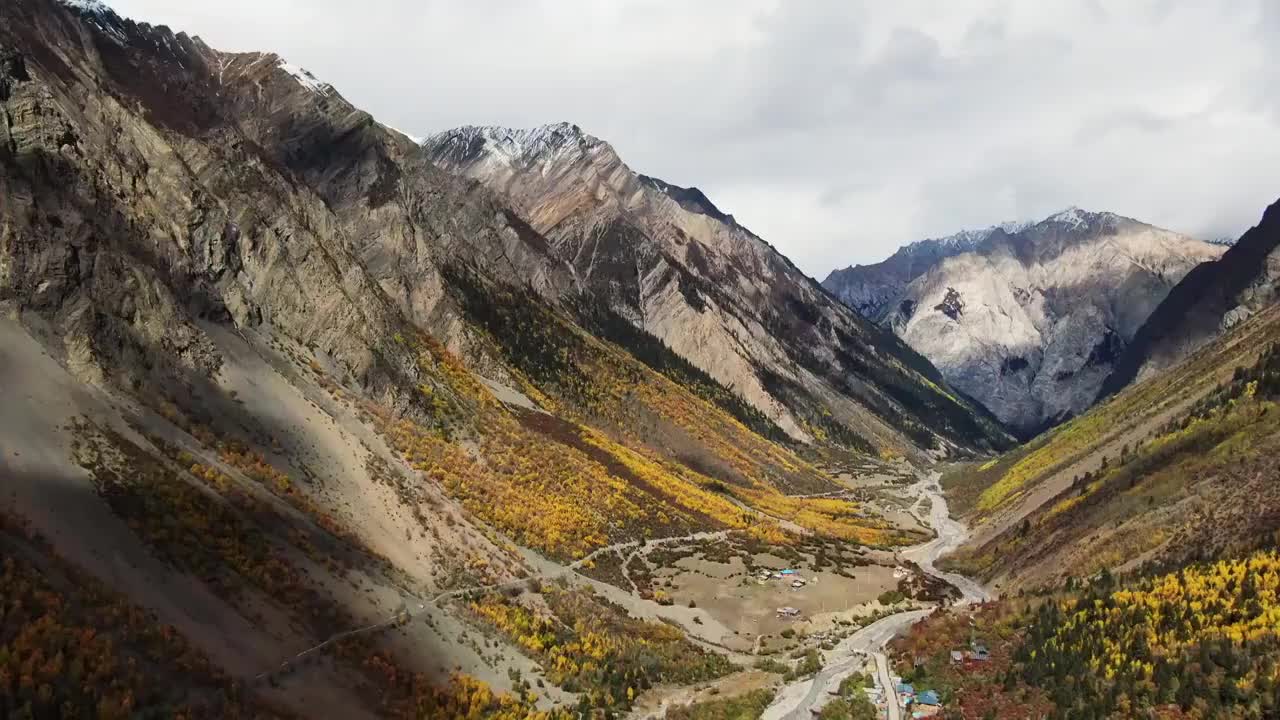 西藏然乌湖航拍全景视频素材