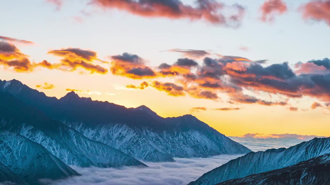 贡嘎雪山日出延迟视频素材