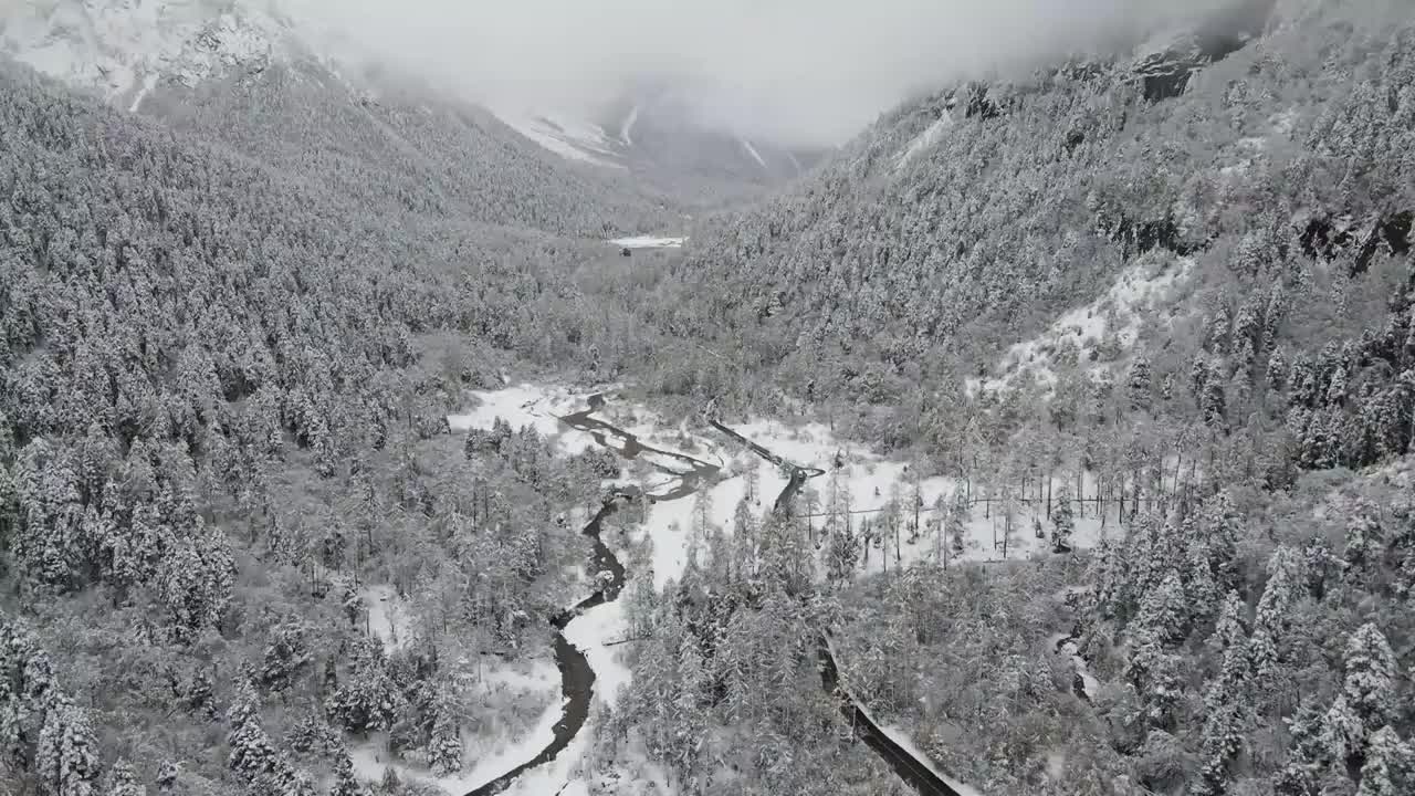 毕棚沟雪景航拍视频素材