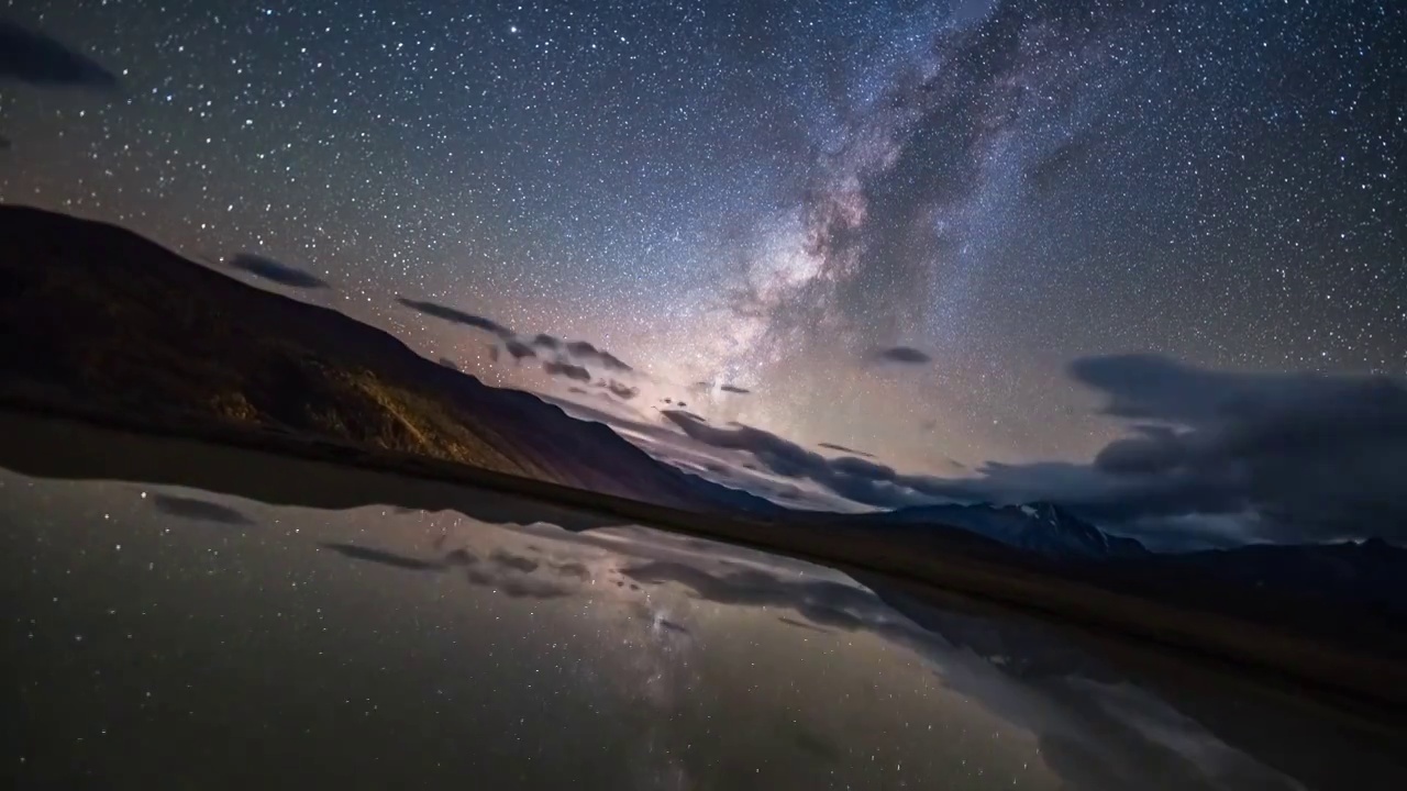 川西理塘格聂之眼星空倒影风光延时视频素材