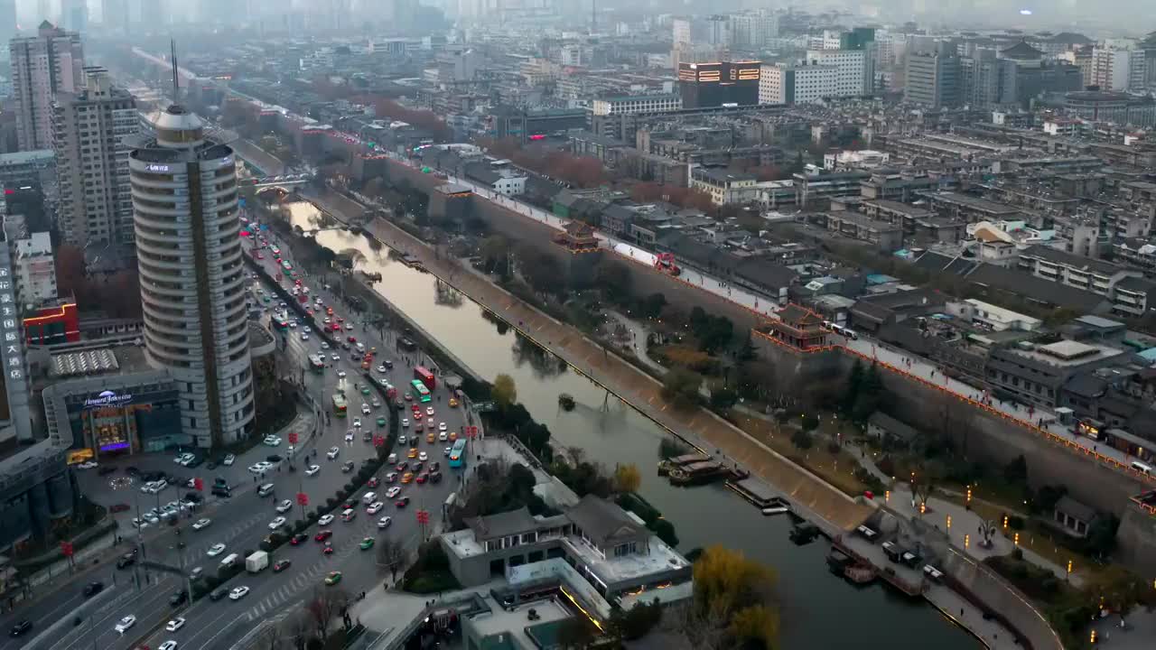 陕西省西安市西安城墙护城河航拍视频素材