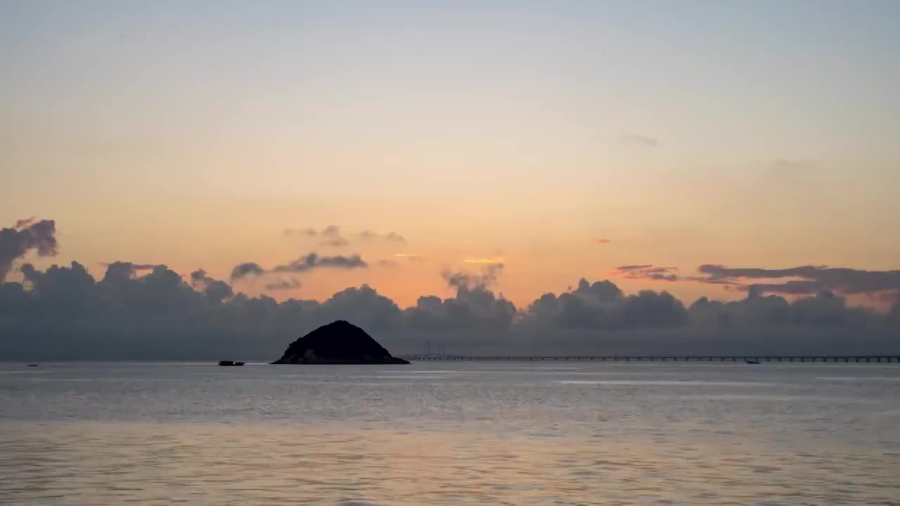 港珠澳大桥中国结日出大景4K延时视频视频素材