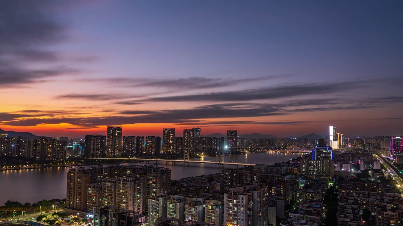 限电下的珠海白石桥火烧云晚霞日转夜延时视频素材