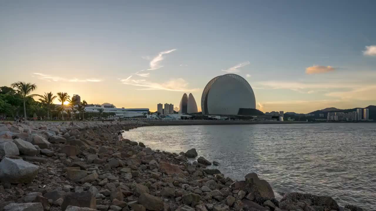 珠海大剧院日月贝火烧云晚霞4K延时视频素材