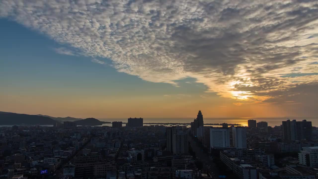 广东省汕尾城市日转夜延时视频视频素材