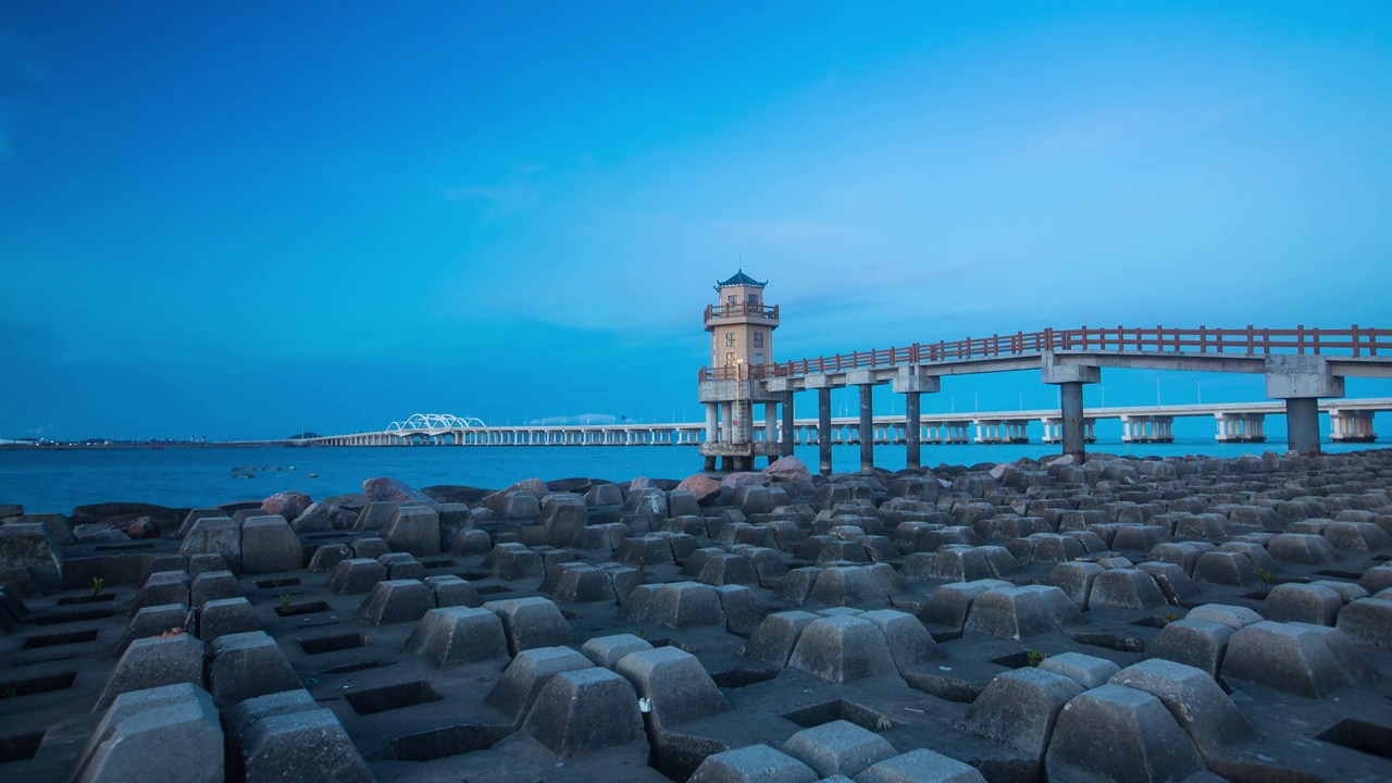 海边灯塔日转夜延时视频视频素材