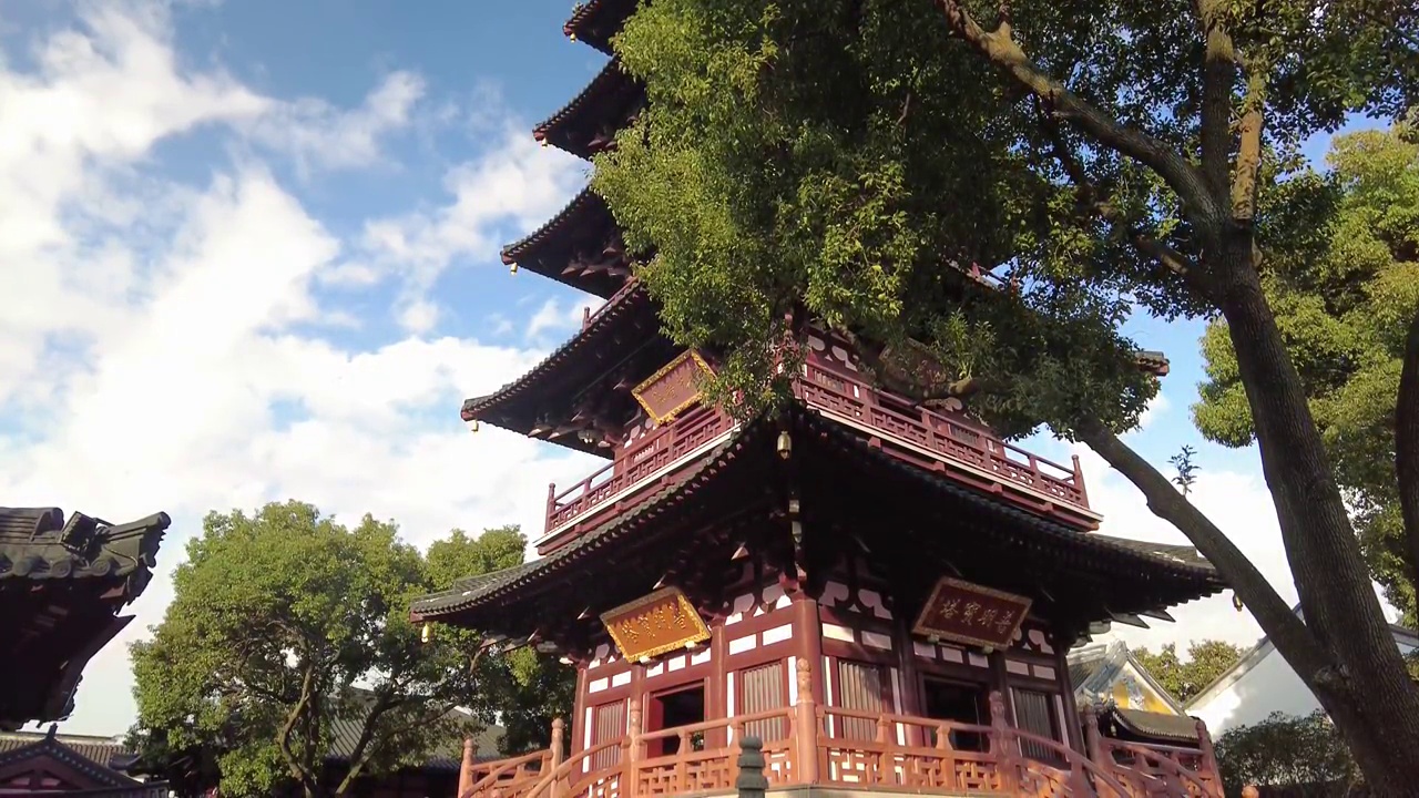 寒山寺位于苏州市,历史上寒山寺曾是中国十大名寺之一视频下载