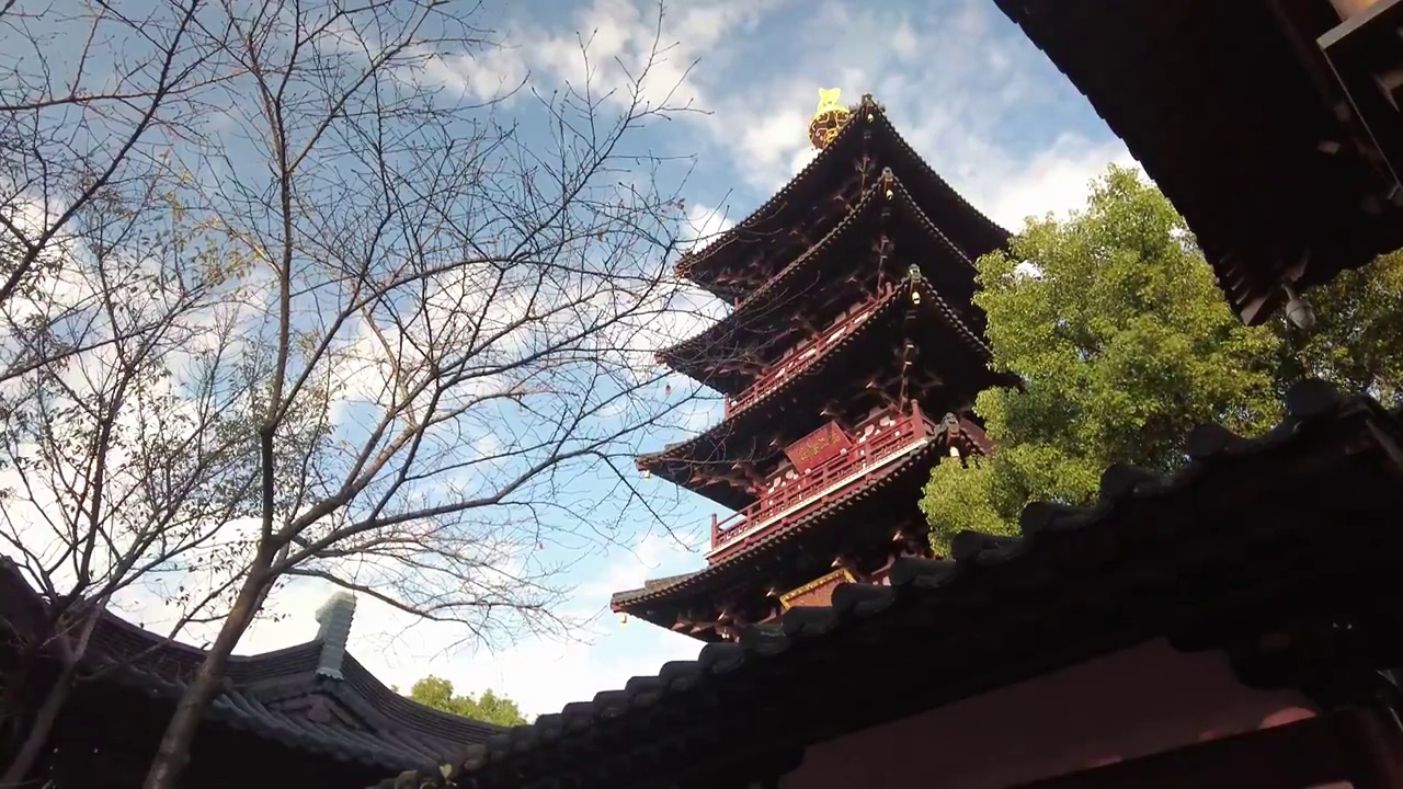 寒山寺位于苏州市,历史上寒山寺曾是中国十大名寺之一视频下载