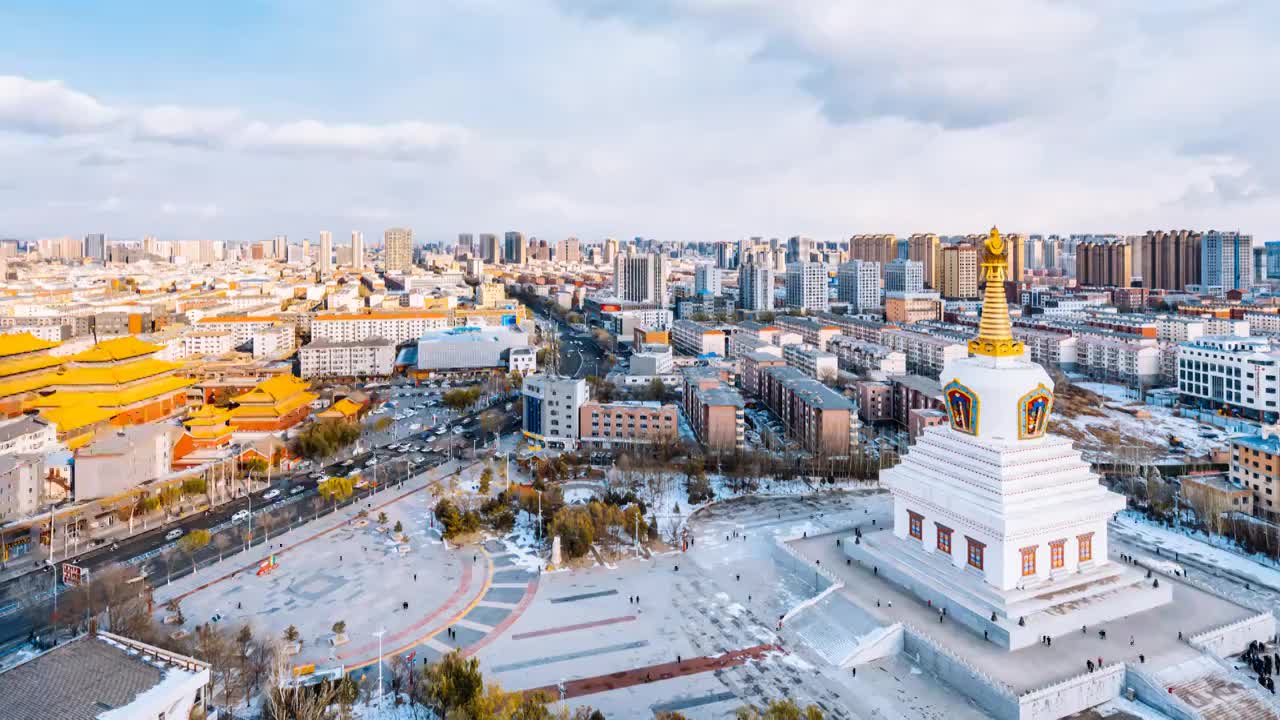 冬季大雪过后的内蒙古呼和浩特市观音寺宝尔汗佛塔延时摄影视频素材