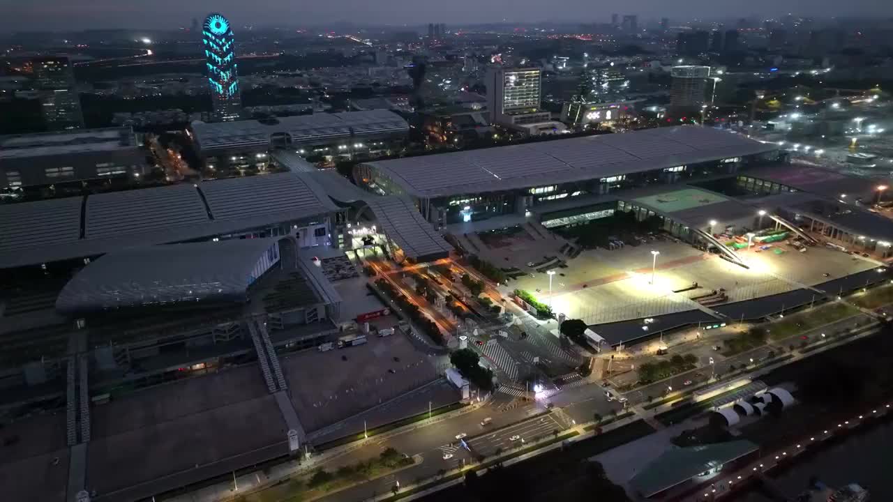 广东省广州市广交会展馆夜景航拍视频素材