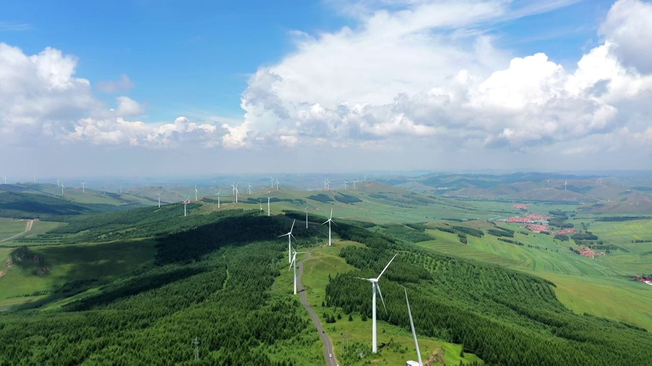 航拍河北张家口草原天路夏季田野公路风光视频素材