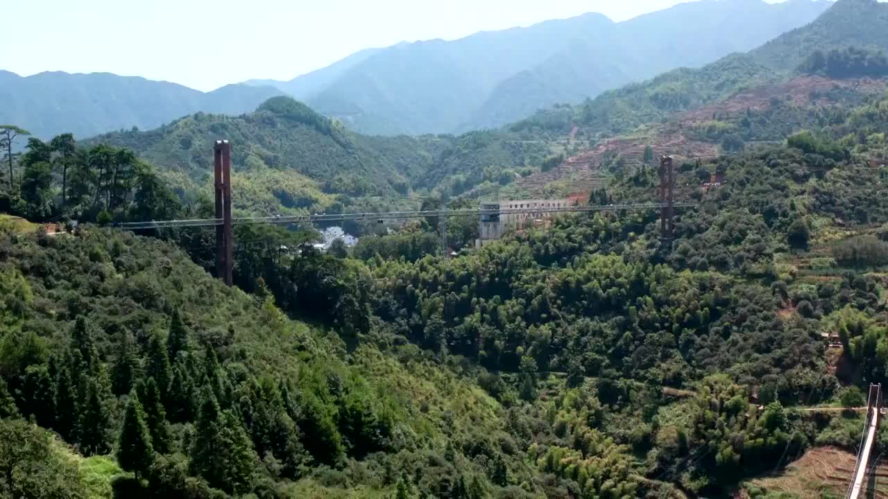 江西省上饶市婺源县篁岭景区垒心桥航拍视频素材