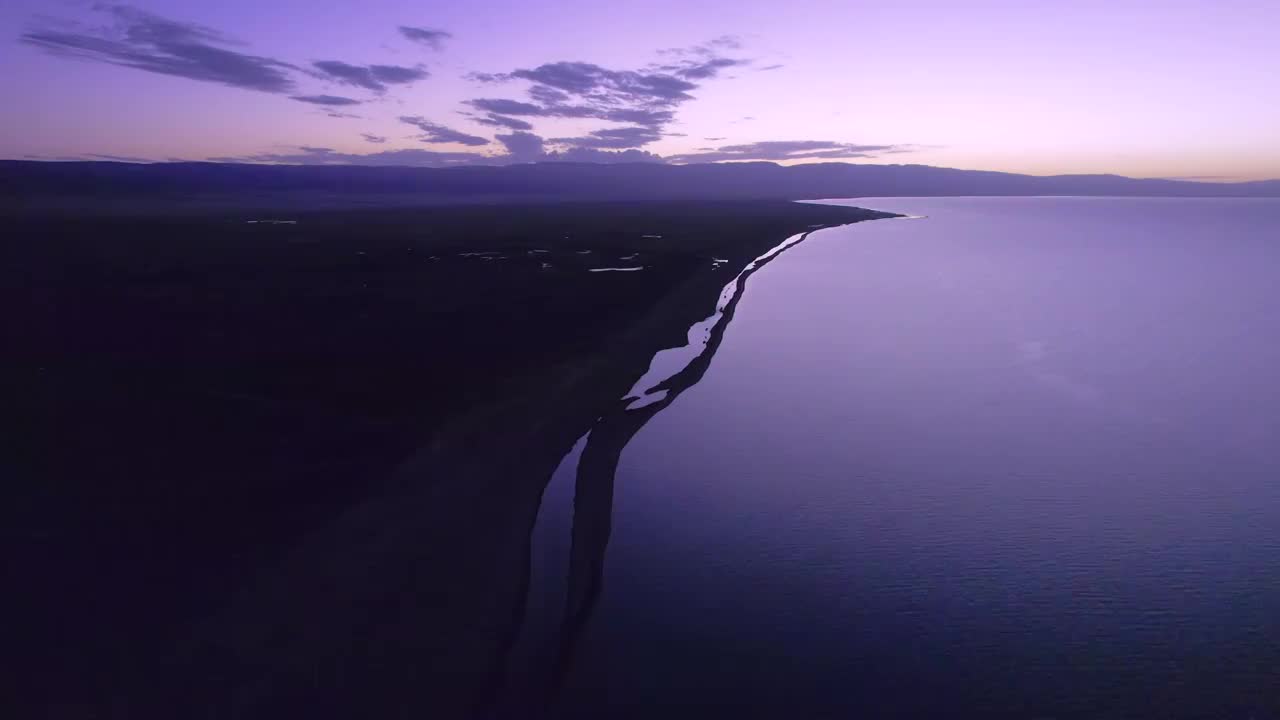 中国青海省青海湖夕阳晚霞航拍风光视频素材