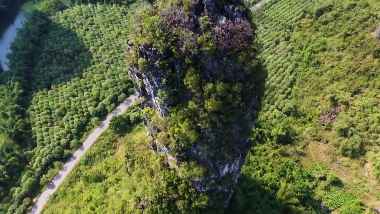 航拍广西河池罗城县五指峰奇特山峰视频素材