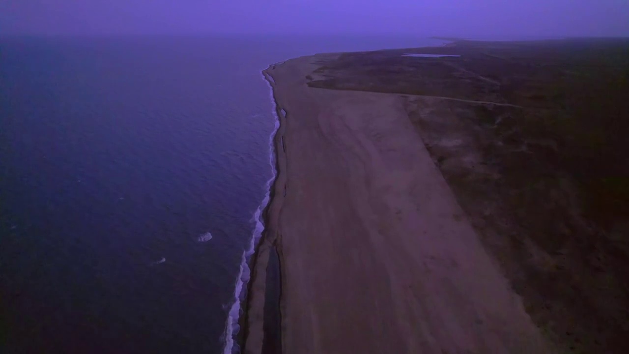 中国青海省青海湖黄昏湖景航拍风光视频素材