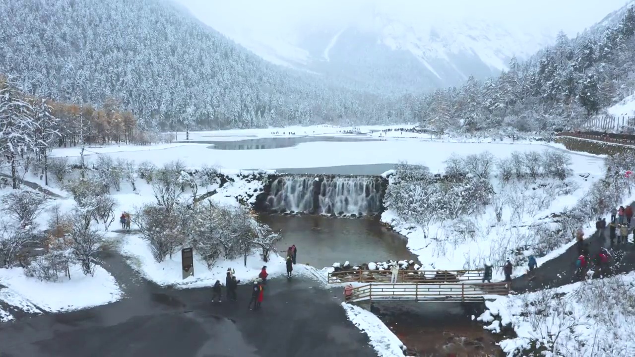 四川毕棚沟冬日冰雪秘境壮观瀑布林海雪厡原视频下载