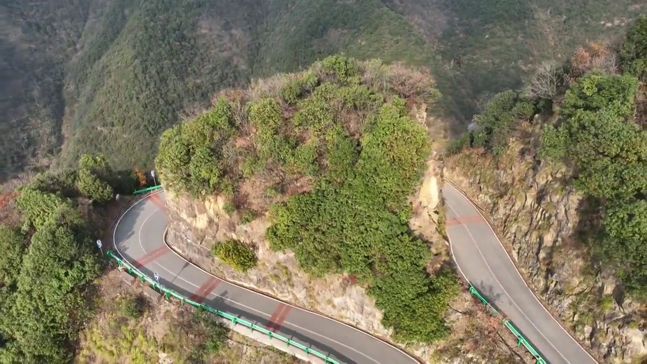 泾县境内的皖南川藏线 江南天路视频素材