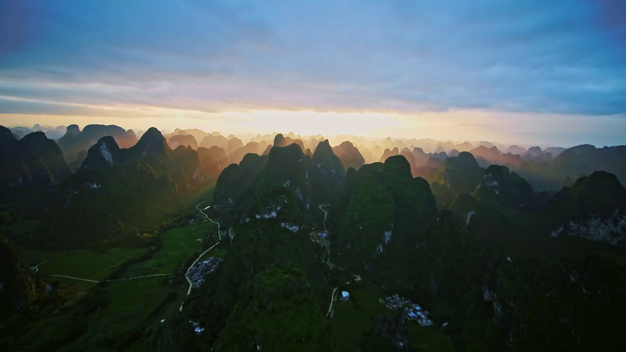 中国广西崇左喀斯特地貌夕阳视频素材