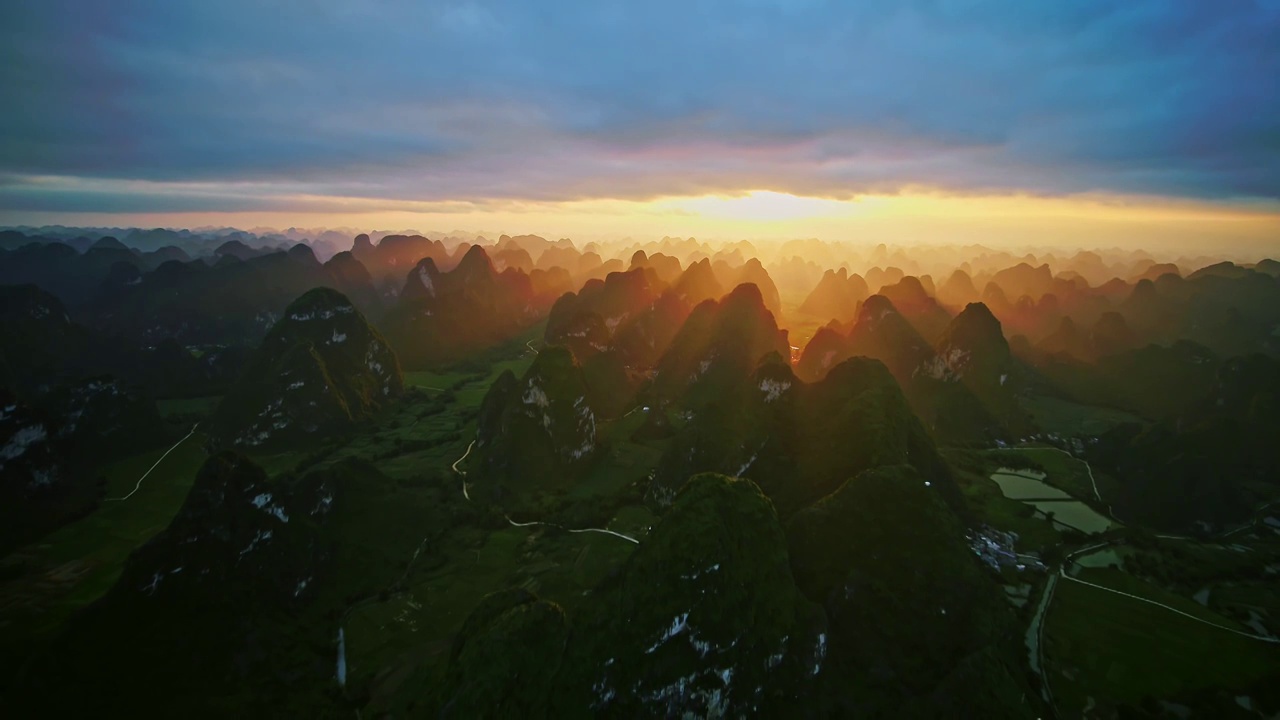 中国广西崇左喀斯特地貌夕阳视频素材