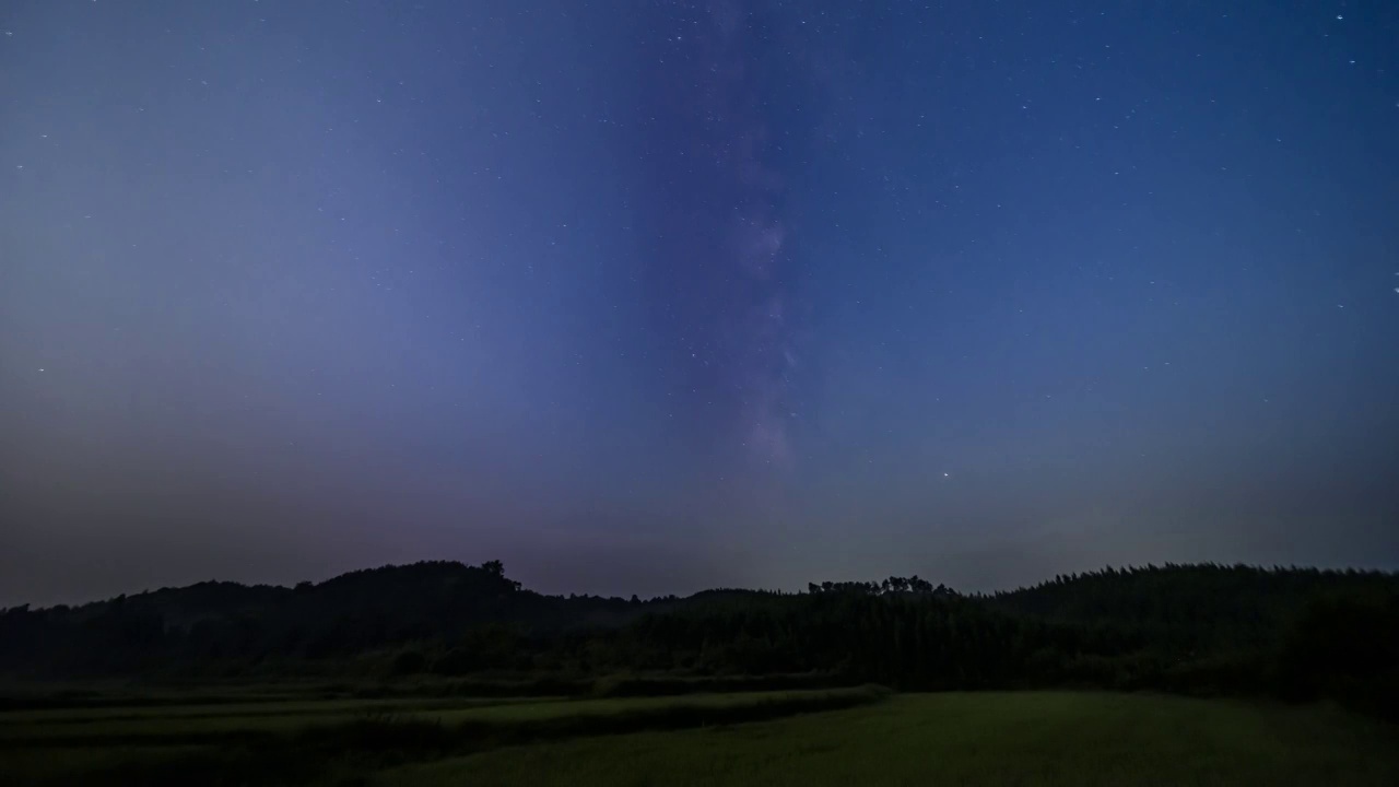 乡村田野夜景夏季星空银河视频素材