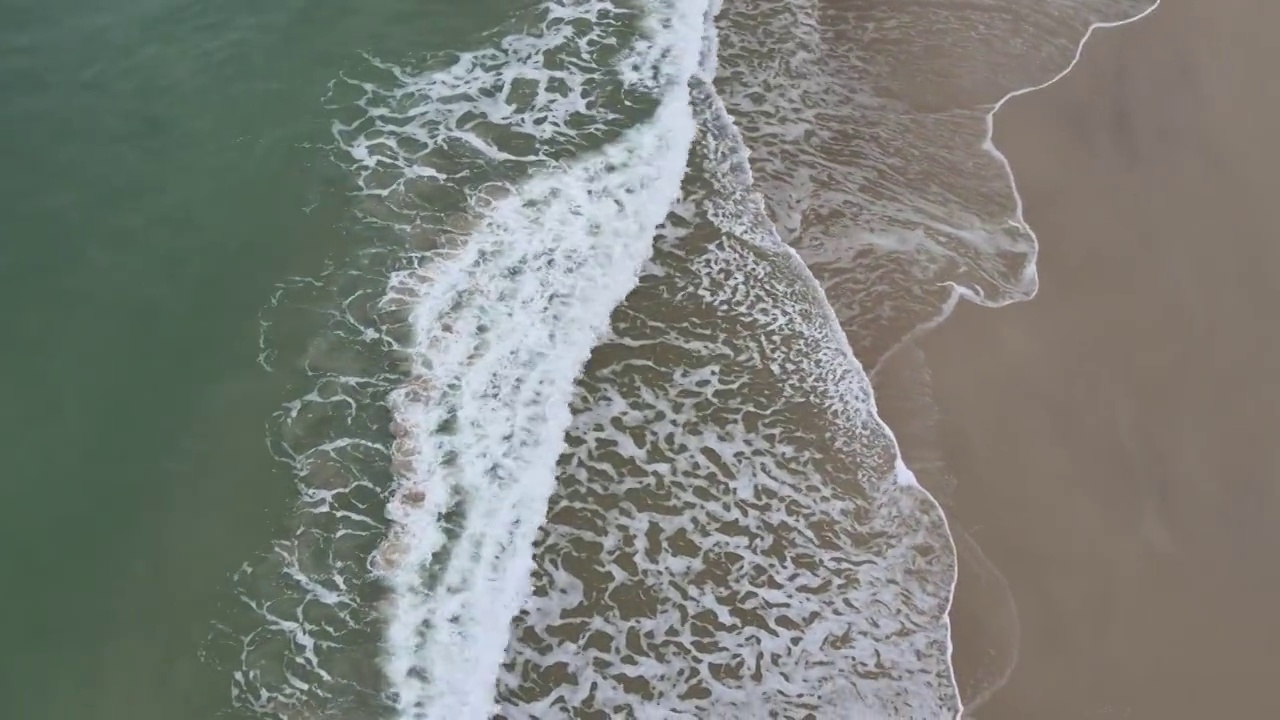 深圳东涌海边航拍 海浪沙滩视频素材