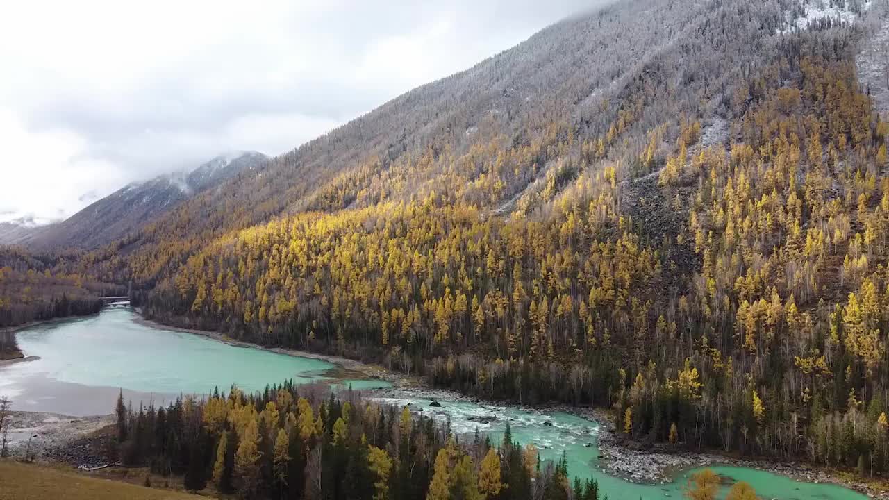 新疆喀纳斯卧龙湾航拍视频素材