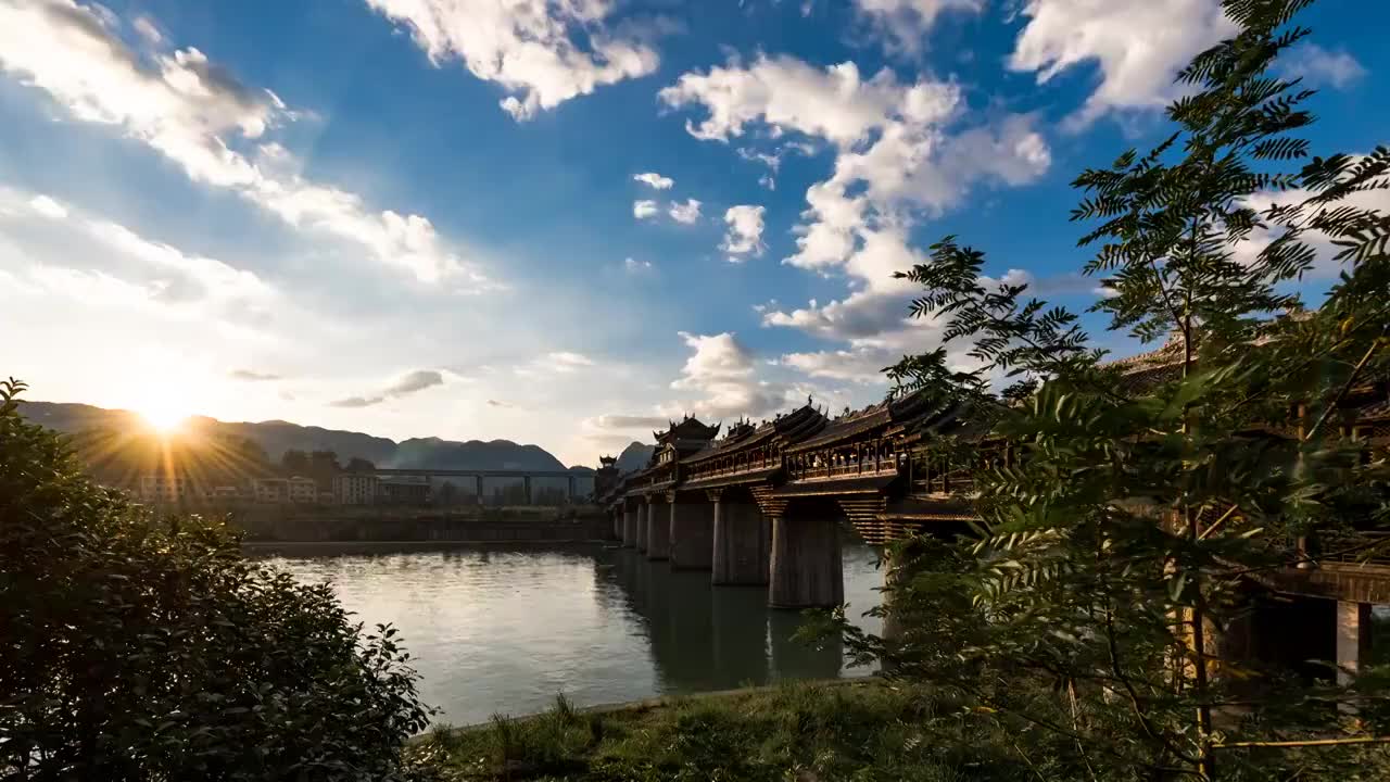 濯水古镇景区风雨廊桥之云彩（重庆黔江）视频下载