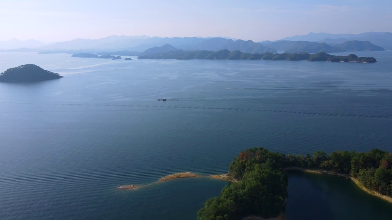 航拍千岛湖青山绿水背景图视频素材