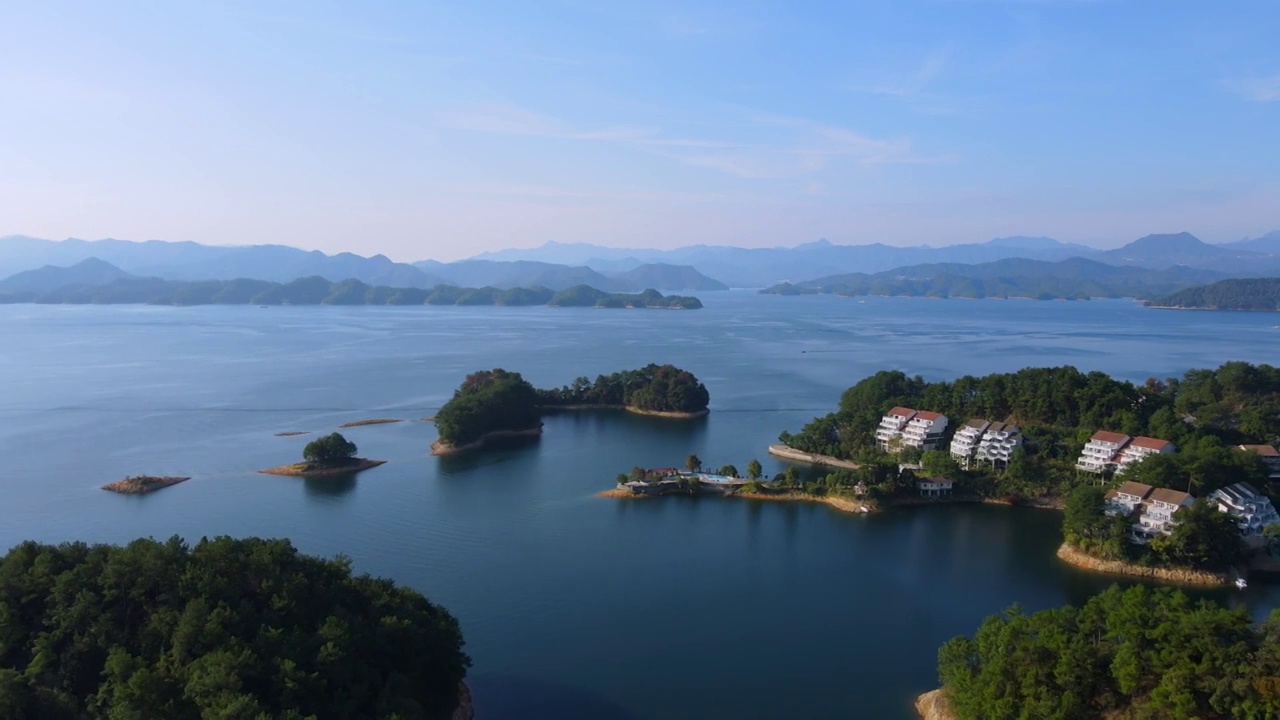 航拍千岛湖青山绿水背景图视频素材