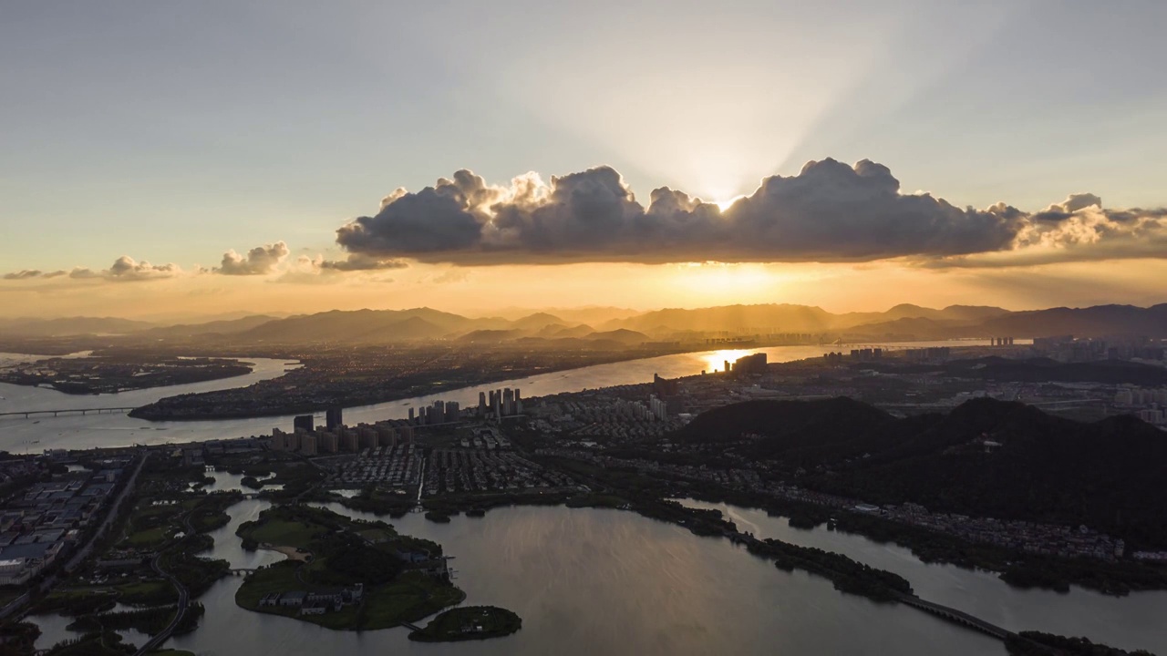 杭州三江口湘湖落日时分云卷云舒视频素材