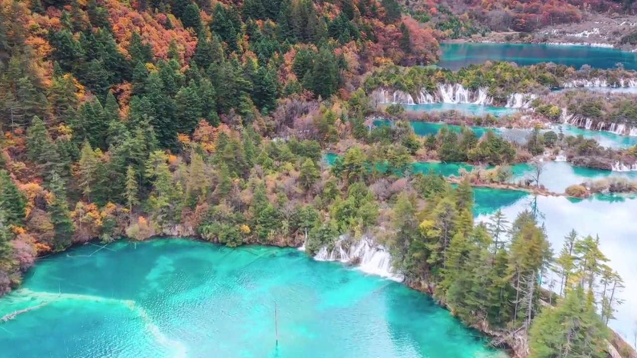 四川阿坝九寨沟秋色视频素材