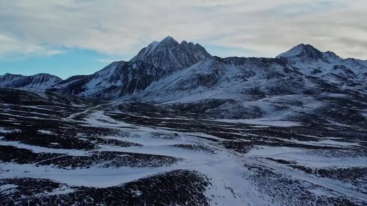 四川川西高原甘孜雪山自然风光视频素材