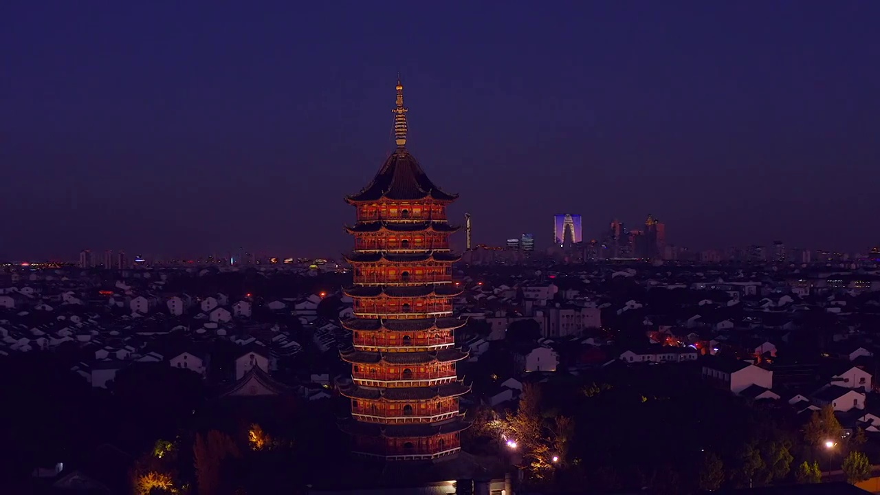 航拍苏州北寺塔夜景城市风光视频素材