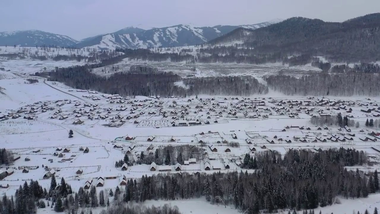 航拍禾木村雪景视频素材